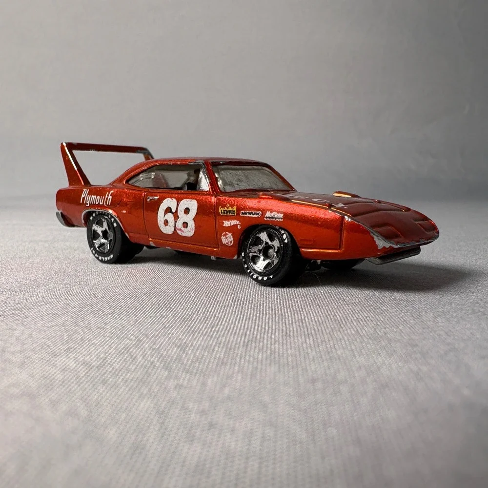 Hot Wheels 2005 Plymouth Superbird Orange 68 Racing Diecast 1:64 Muscle Car